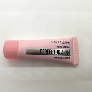 Maybelline Instant Age Rewind Perfector 4-n-1 Whipped Matte Makeup 00 Fair Light